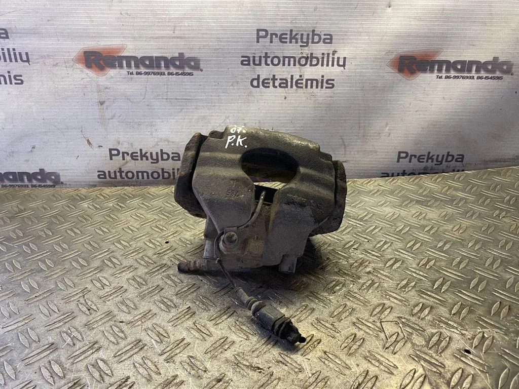 Front brake caliper – front left