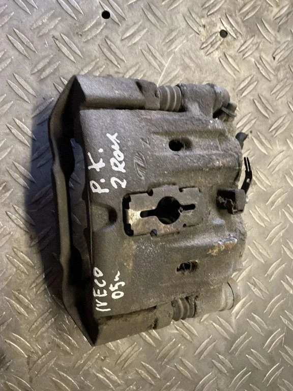 Front brake caliper – front left