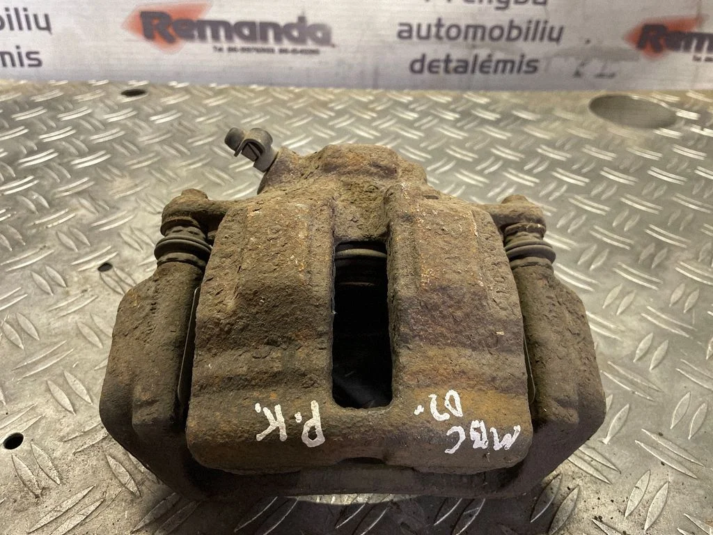 Front brake caliper – front left