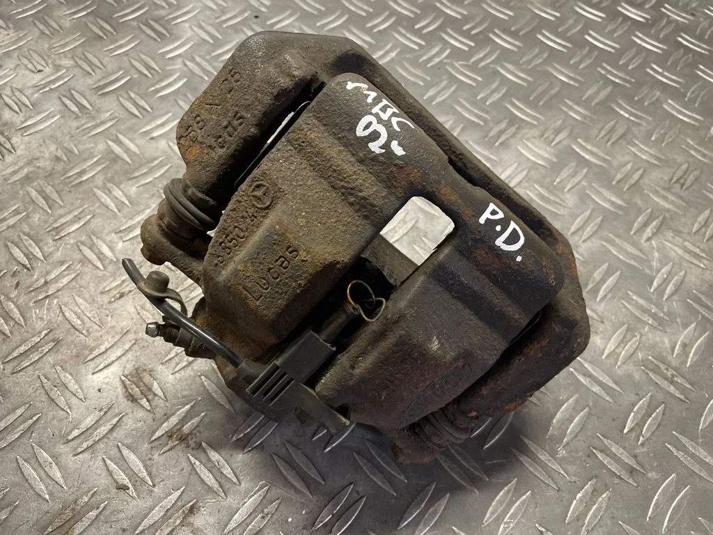 Front brake caliper – front right