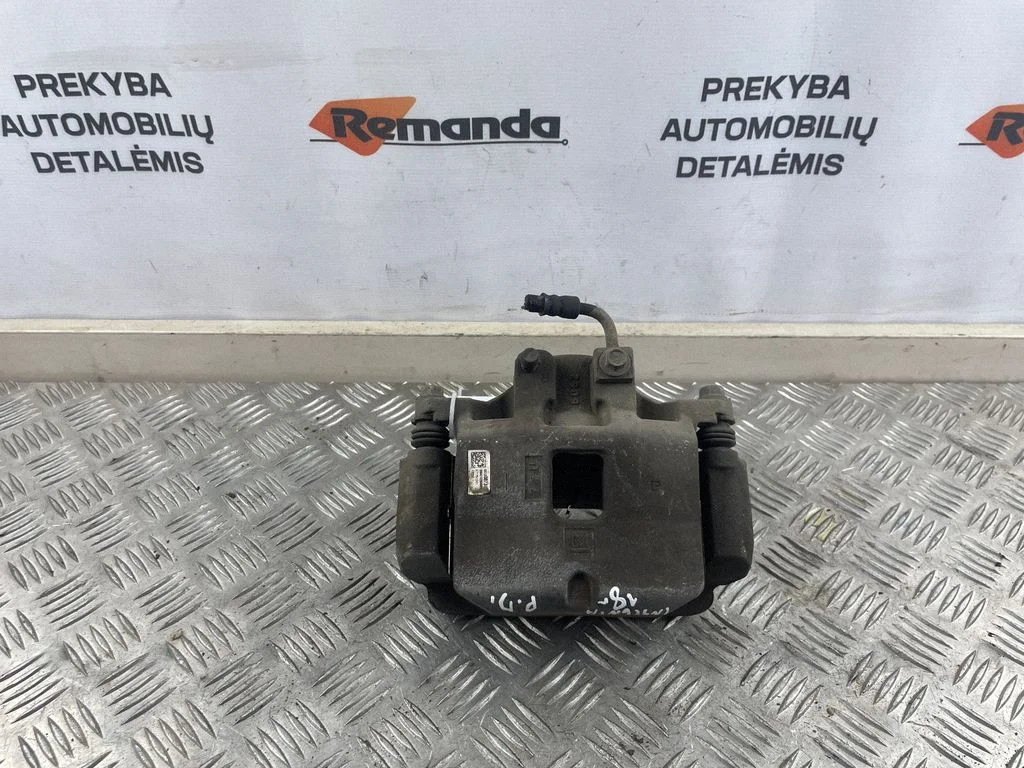 Front brake caliper 84120873