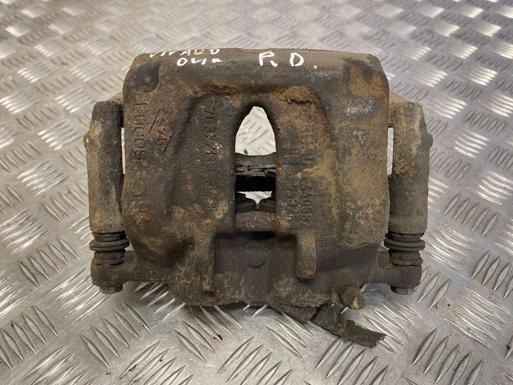 Front brake caliper – front right