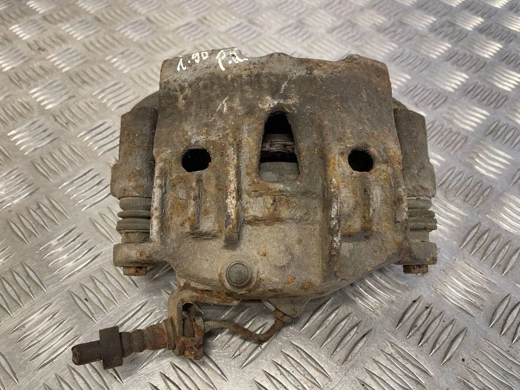 Front brake caliper – front left
