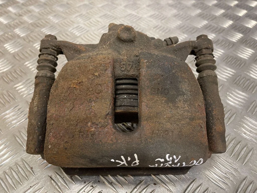 Front brake caliper – front left