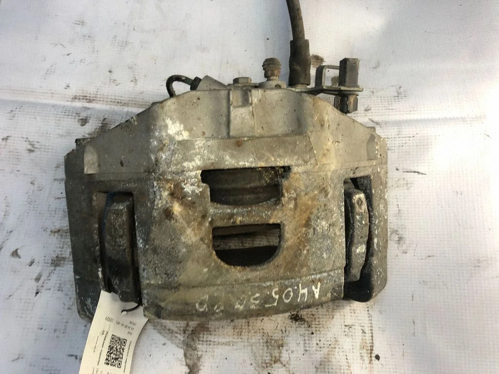 Front brake caliper – front right