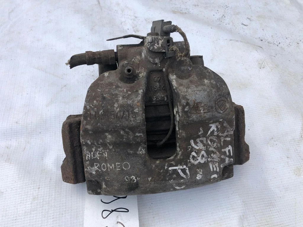 Front brake caliper – front right