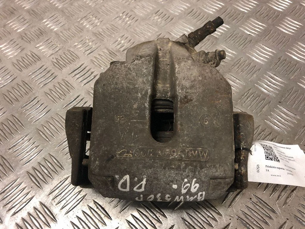 Front brake caliper – front right