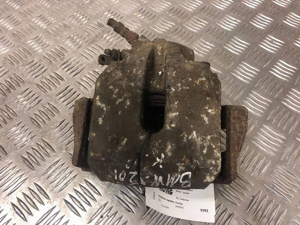Front brake caliper – front left