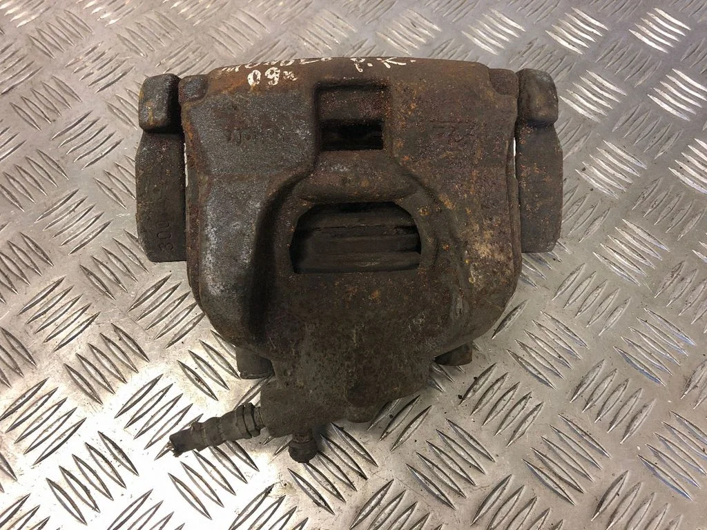 Front brake caliper – front left