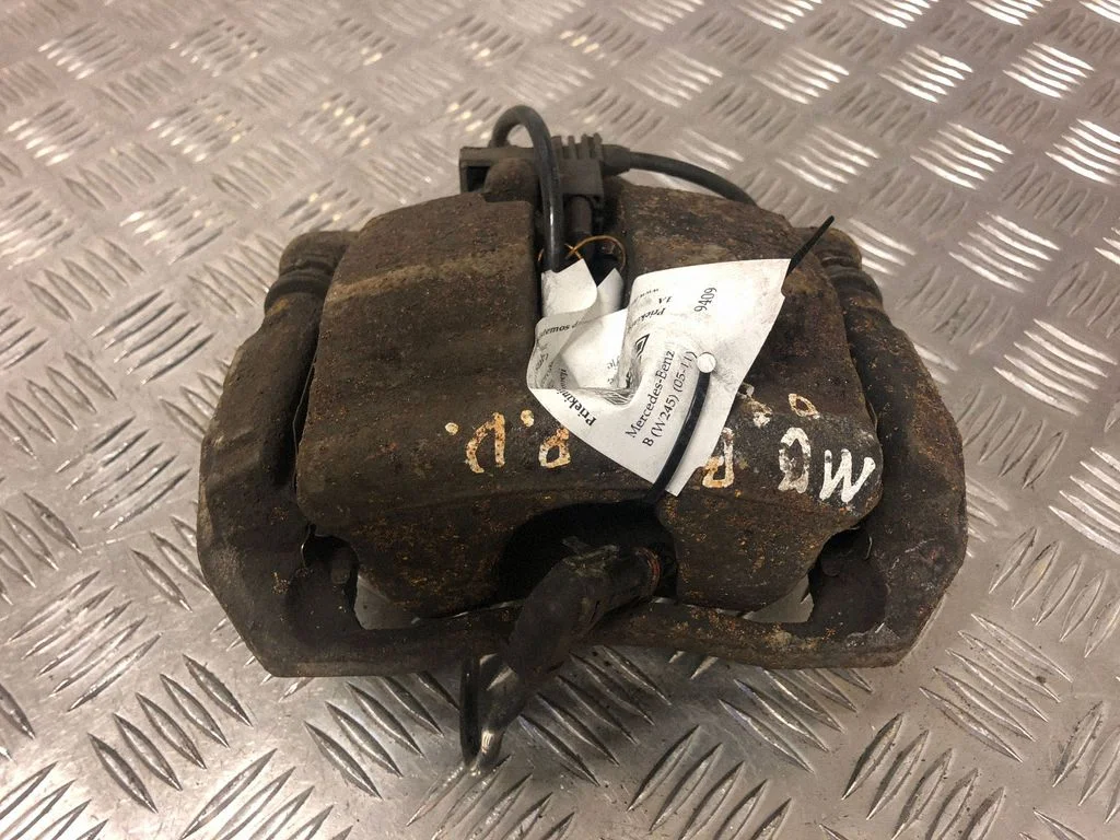 Front brake caliper – front right