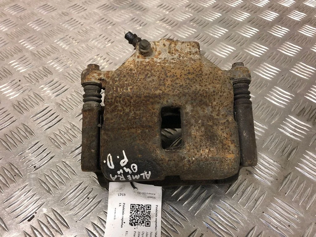 Front brake caliper – front right