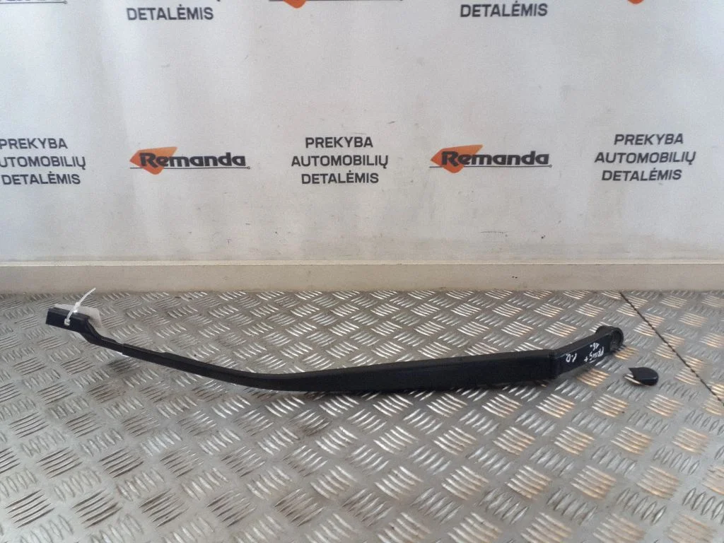 Front wiper blade arm – Toyota Prius (XW50) (2015-2023)
