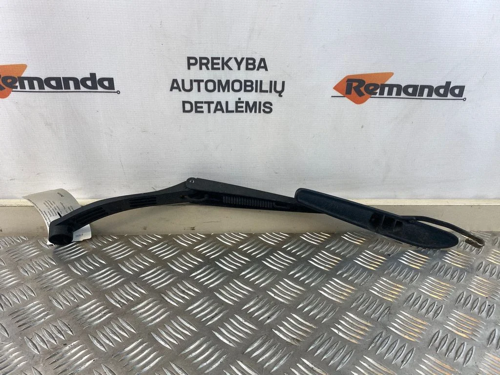 Priekšējā stikla tīrītāja svira – priekšējā kreisā