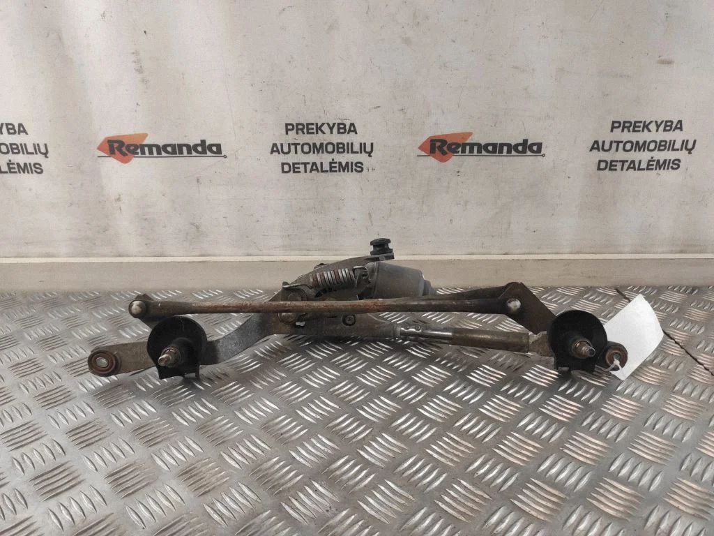 Mechanizm wycieraczek z silniczkiem – Toyota Auris 150 (2006-2012)