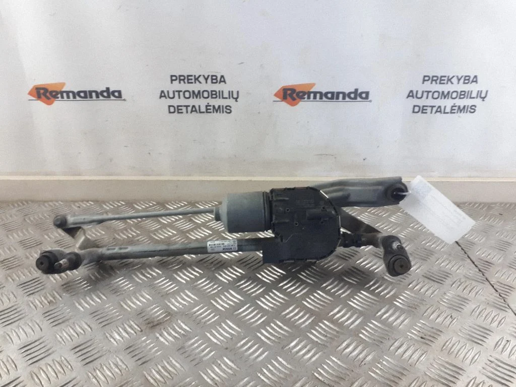 Front wiper linkage and motor – Volkswagen e-Golf (2014-)