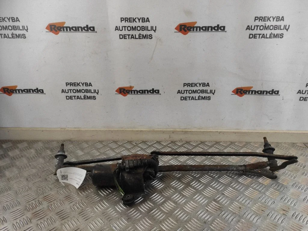 Front wiper linkage and motor