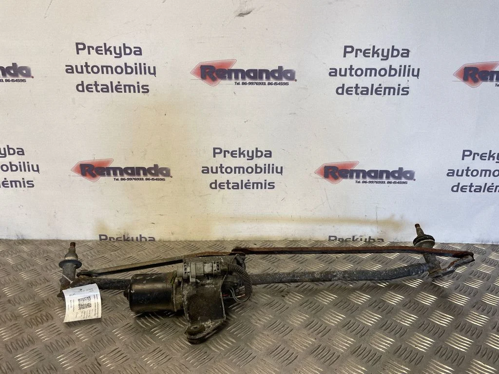 Front wiper linkage and motor