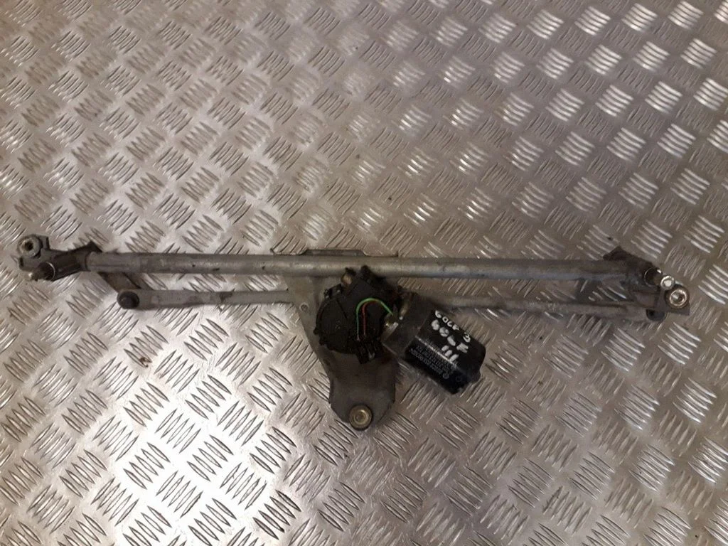 Front wiper linkage and motor 1H1955113B
