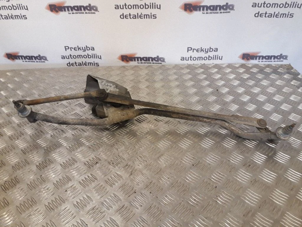 Mechanizm wycieraczek z silniczkiem