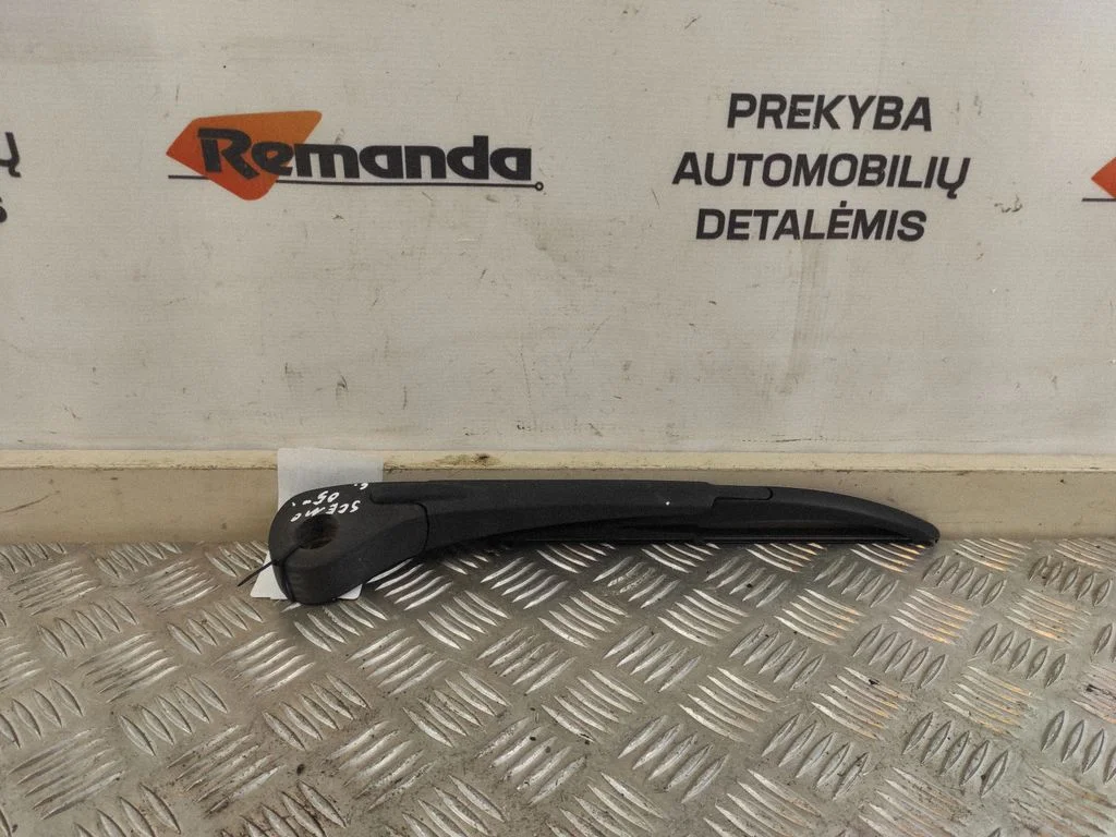 Aizmugurējā stikla tīrītāja svira 8200134002