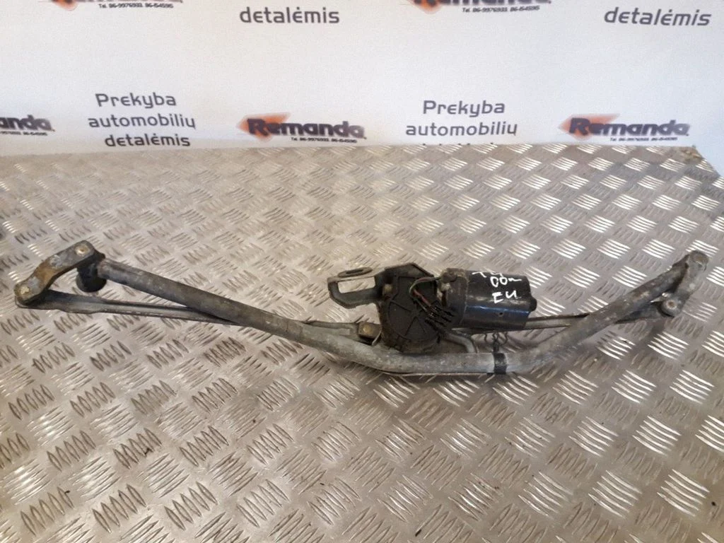 Front wiper linkage and motor – Volkswagen Transporter - Caravelle T4 (1991-2003)