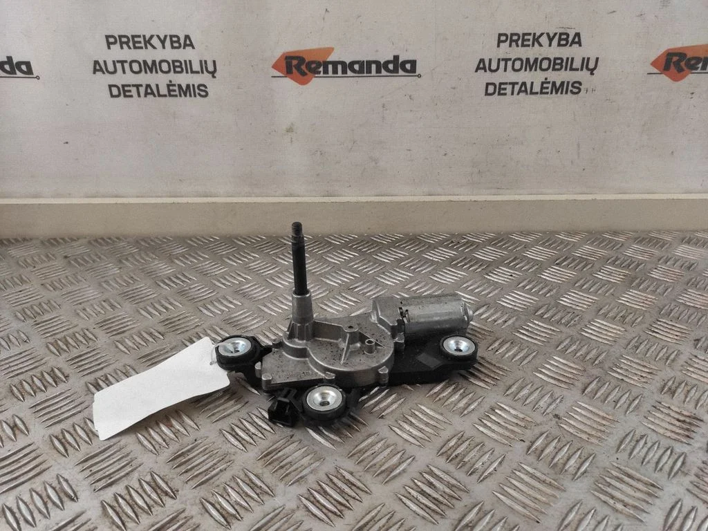 Aizmugurējā stikla tīrītāja motoriņš BV6117K441