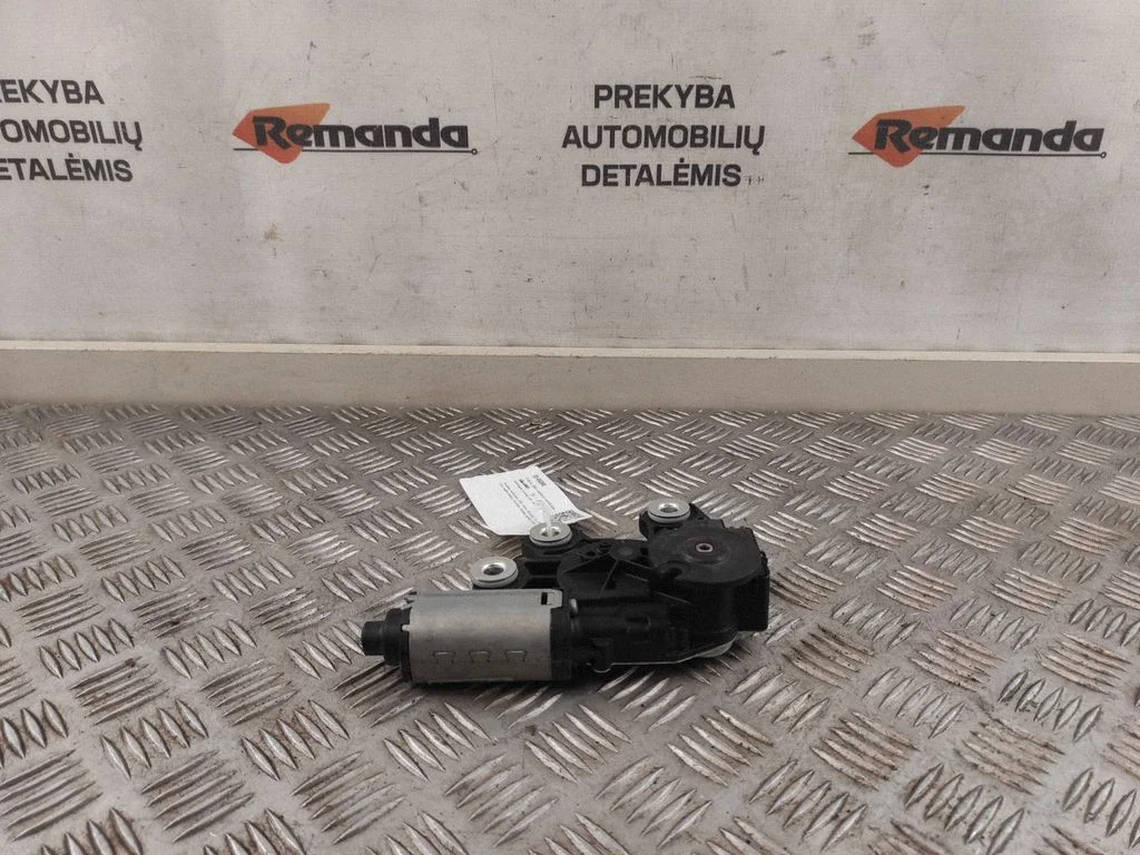 Aizmugurējā stikla tīrītāja motoriņš 7L0955712C