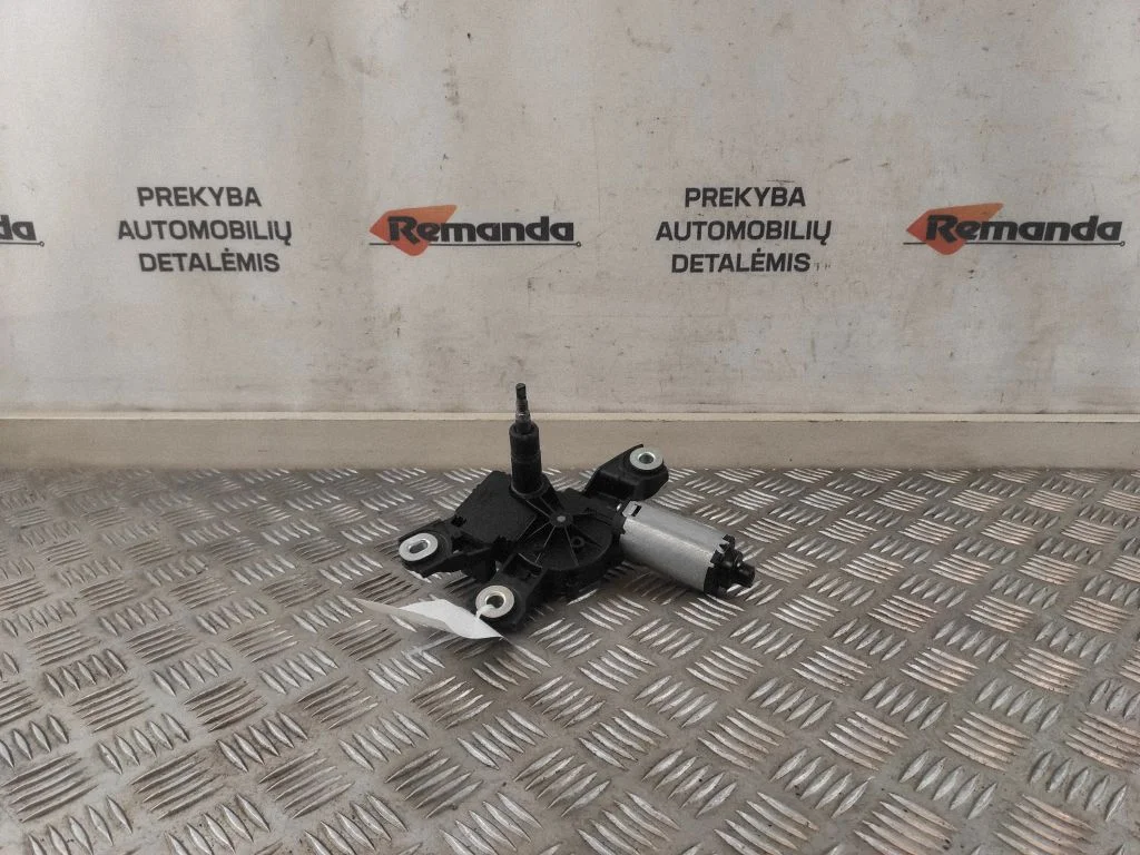 Aizmugurējā stikla tīrītāja motoriņš 5N0955711B