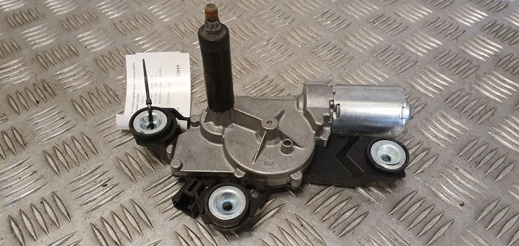 Aizmugurējā stikla tīrītāja motoriņš 0390201823