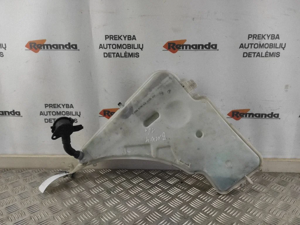 Windshield washer fluid reservoir/tank 724167913