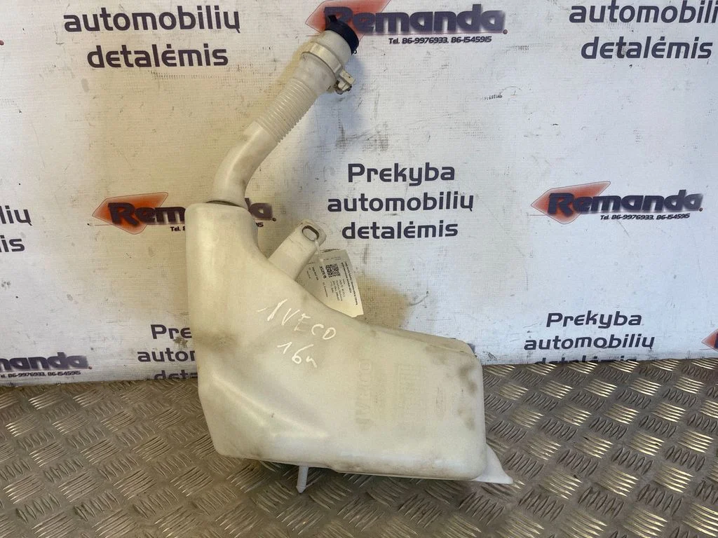 Logu mazgāšanas šķidruma tvertne 5801566048