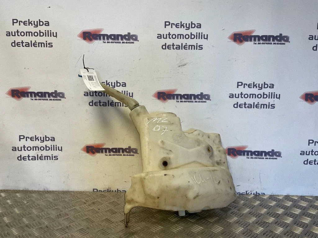 Windshield washer fluid reservoir/tank – Mercedes-Benz ML-Class W164 (2005-2011)