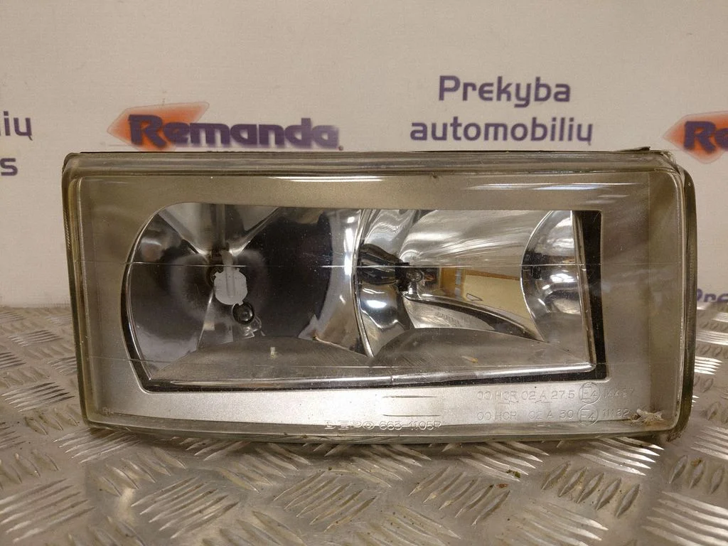 Priekšējais lukturis – priekšējā labā