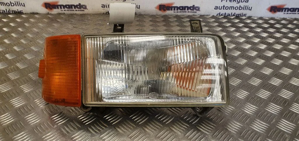 Headlight/headlamp – front right