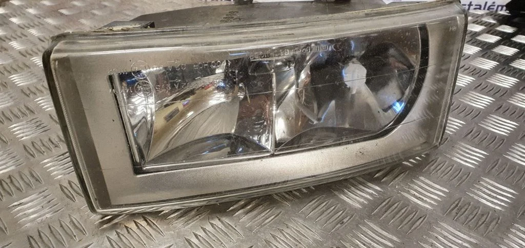 Headlight/headlamp – front right
