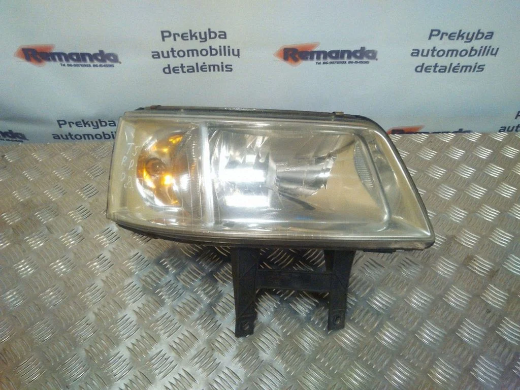 Headlight/headlamp – right