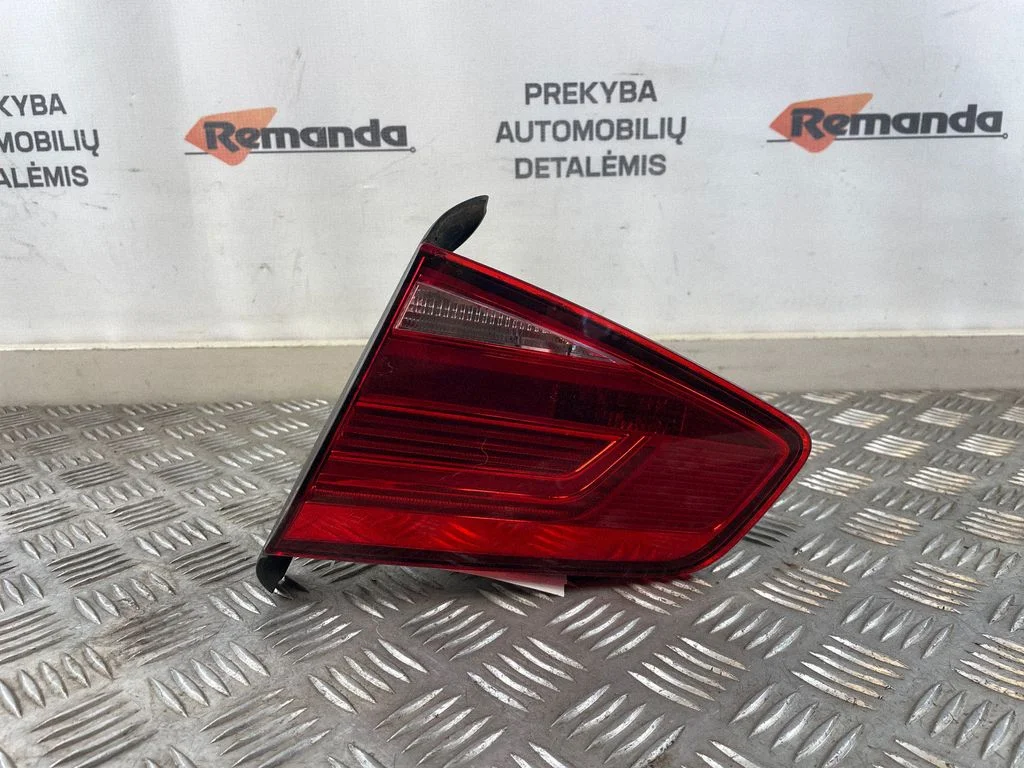 Lampa tylna w klapie – prawy tył