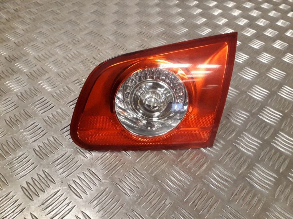 Tailgate rear/tail lights 3C9945044