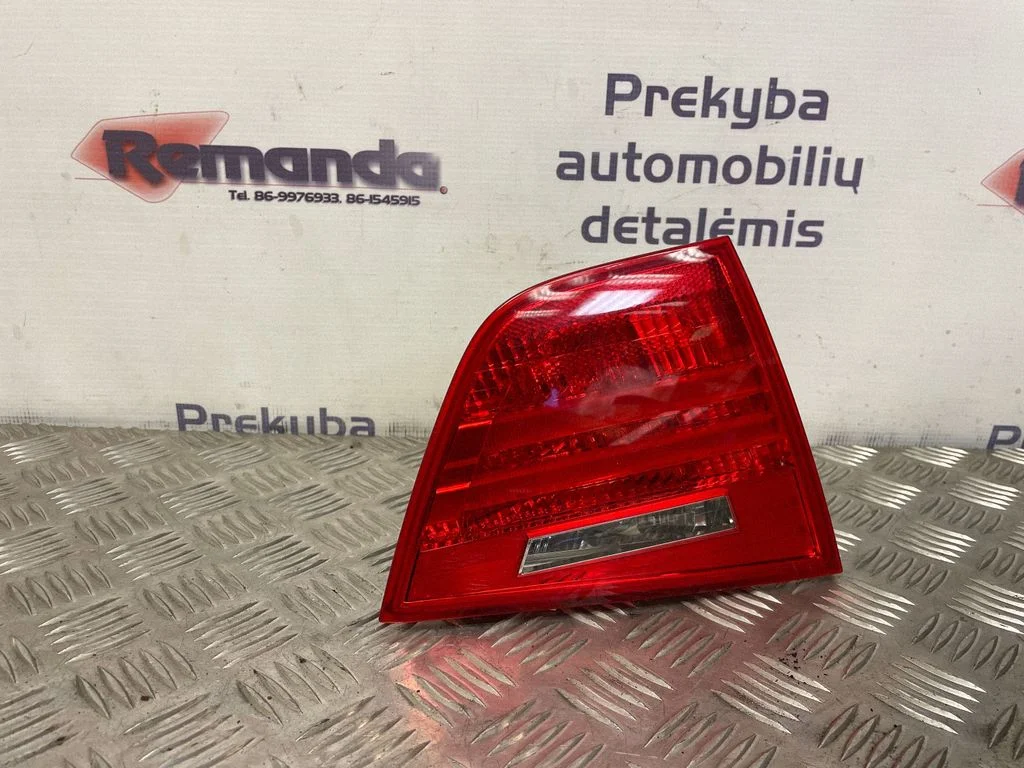 Aizmugurējais lukturis bagāžnieka vākā 218201