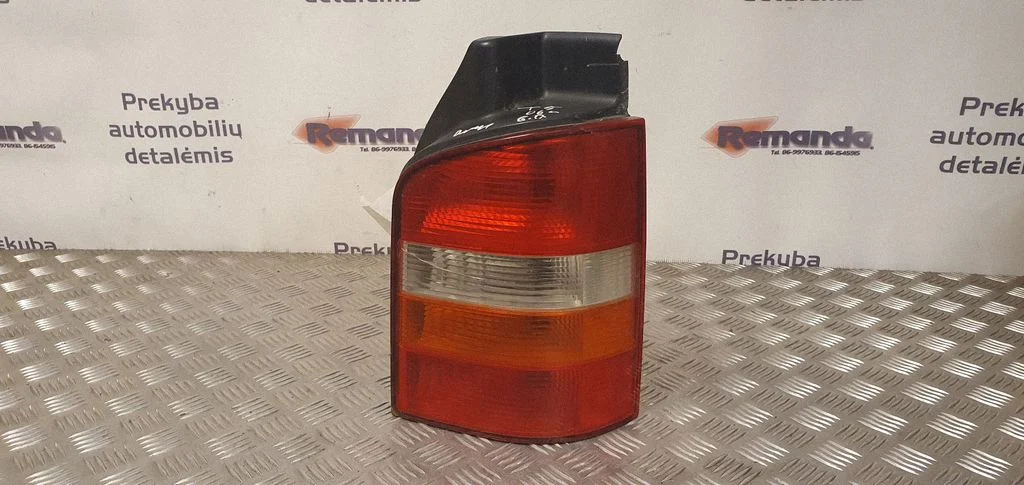 Tailgate rear/tail lights 7H0945258A