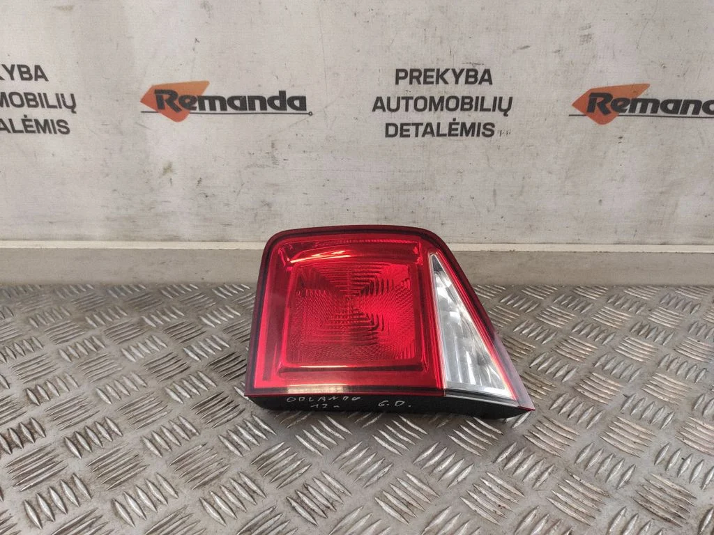 Tailgate rear/tail lights – rear right