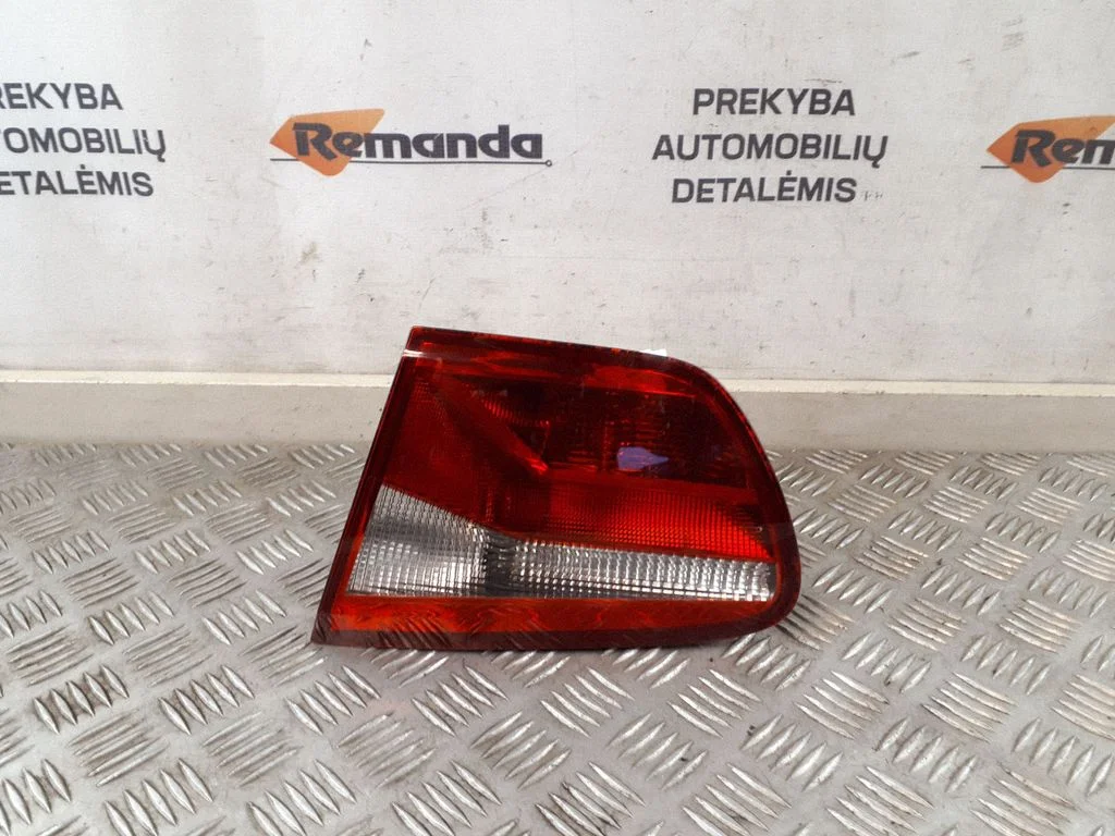 Tailgate rear/tail lights 6J8945094