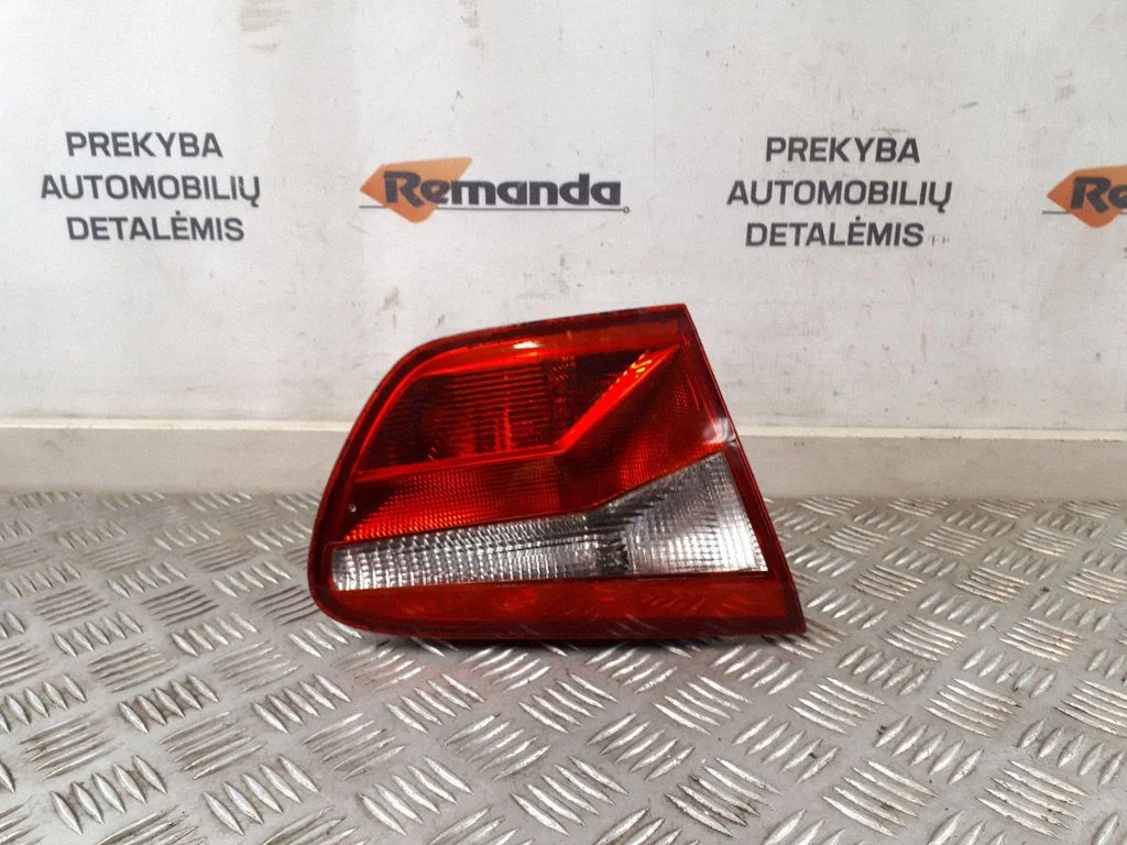 Tailgate rear/tail lights 6J8945093