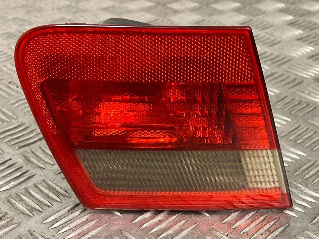 Tailgate rear/tail lights – BMW 3 Series E46 (1998-2005)