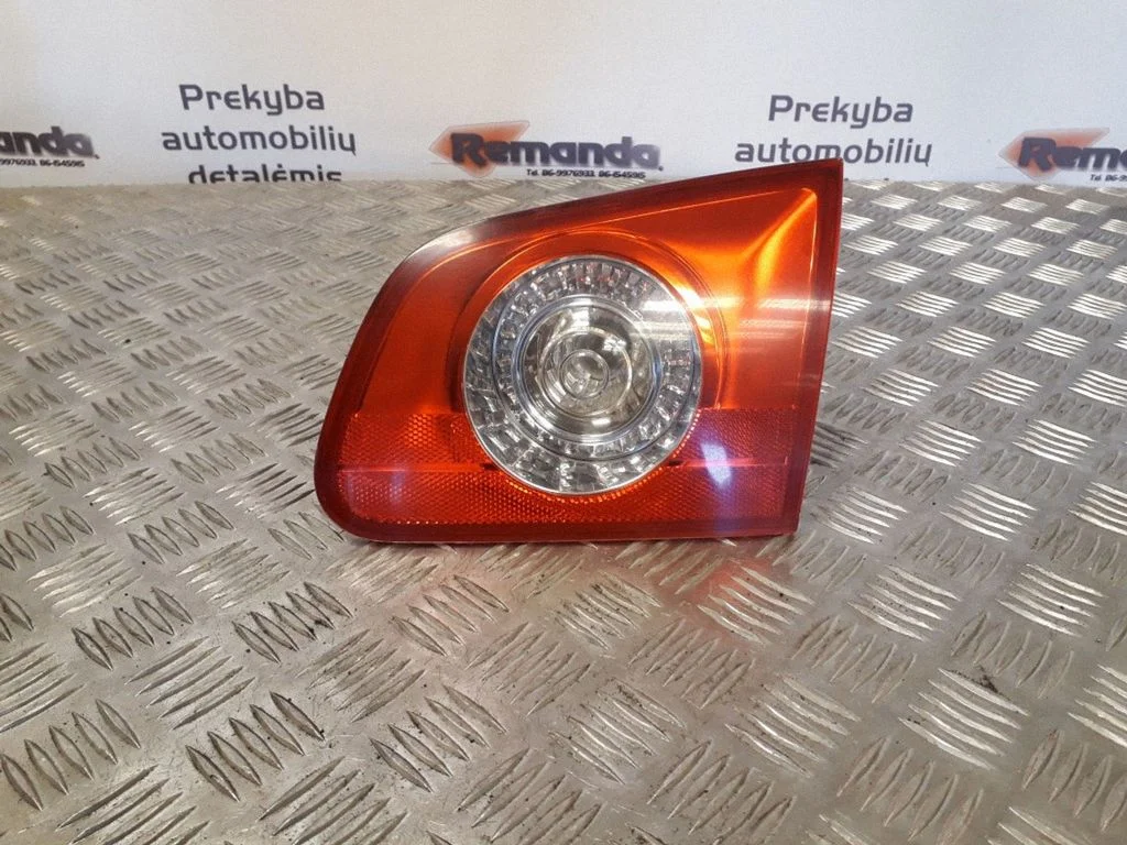 Tailgate rear/tail lights 3C9945094