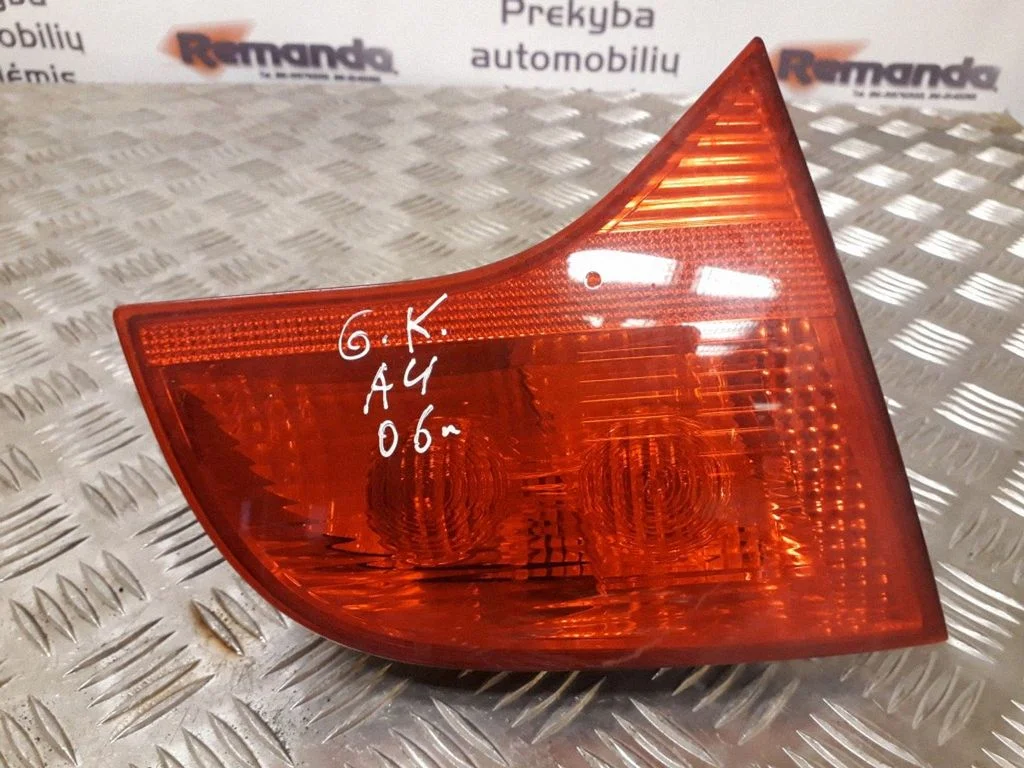 Tailgate rear/tail lights 8E9945093