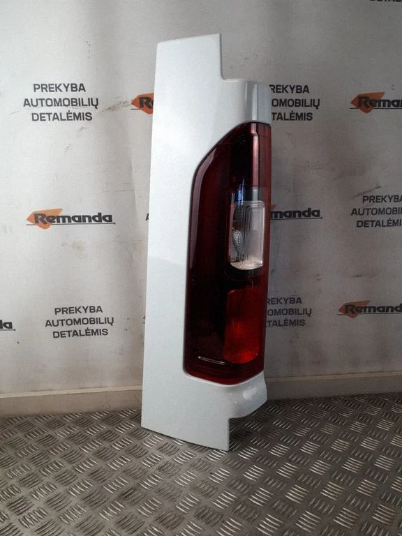 Rear/tail lights 265A63380R