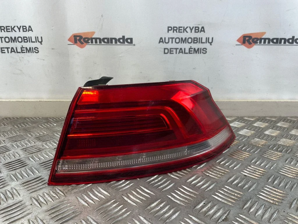Lampa tylna w błotniku 3G5945312