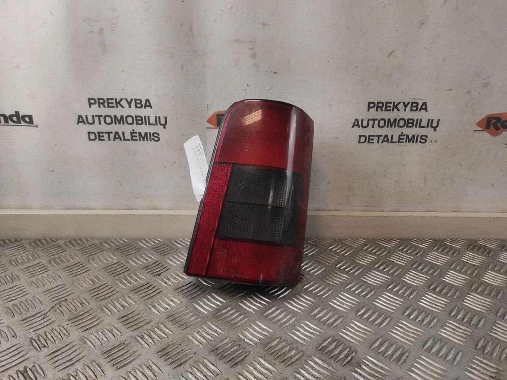Aizmugurējais lukturis virsbūvē 4505012