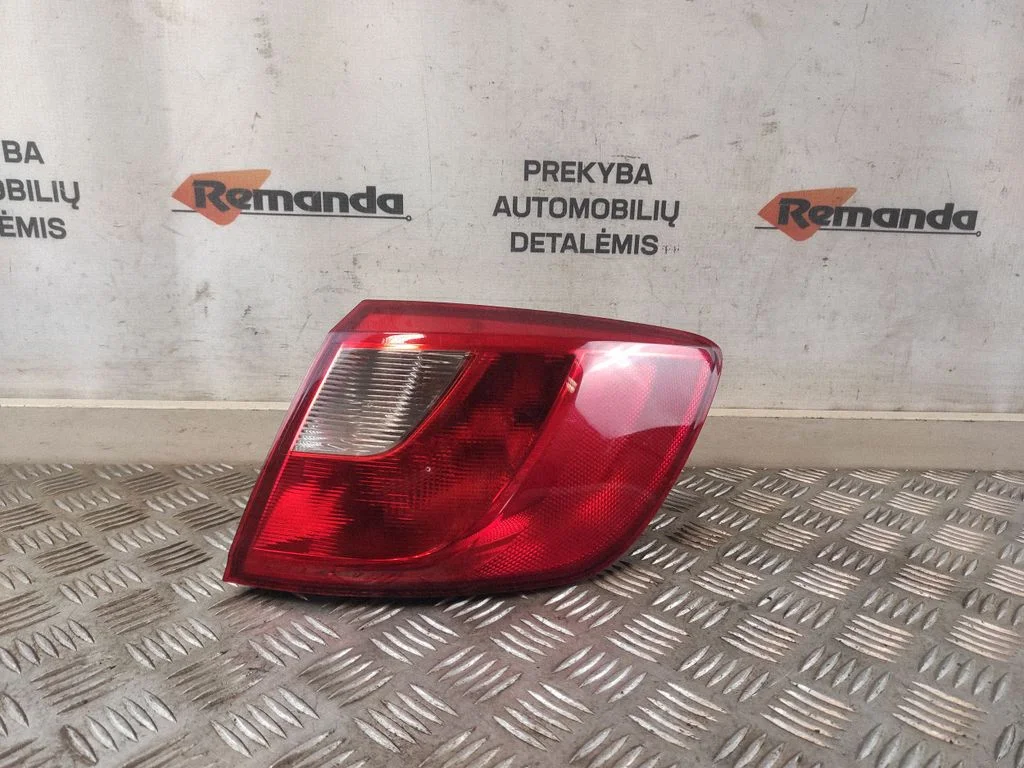 Rear/tail lights 6J8945096